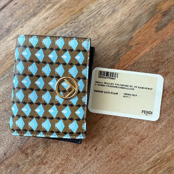 Fendi Calf Leather F Logo Small Bifold Wallet - Picture 4 of 16